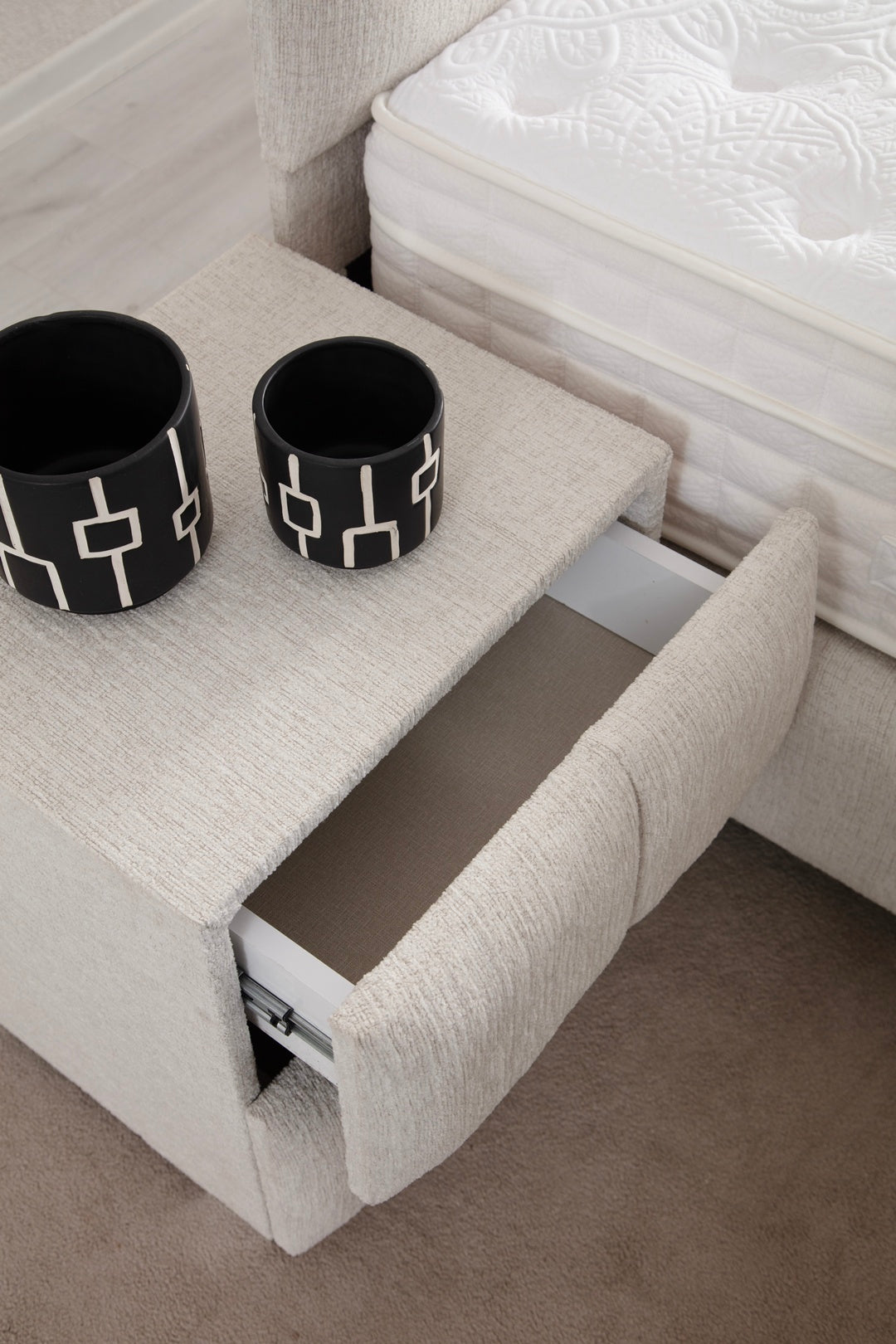 Lit Coffre ELEN BLANC CASSÉ - Chenille
