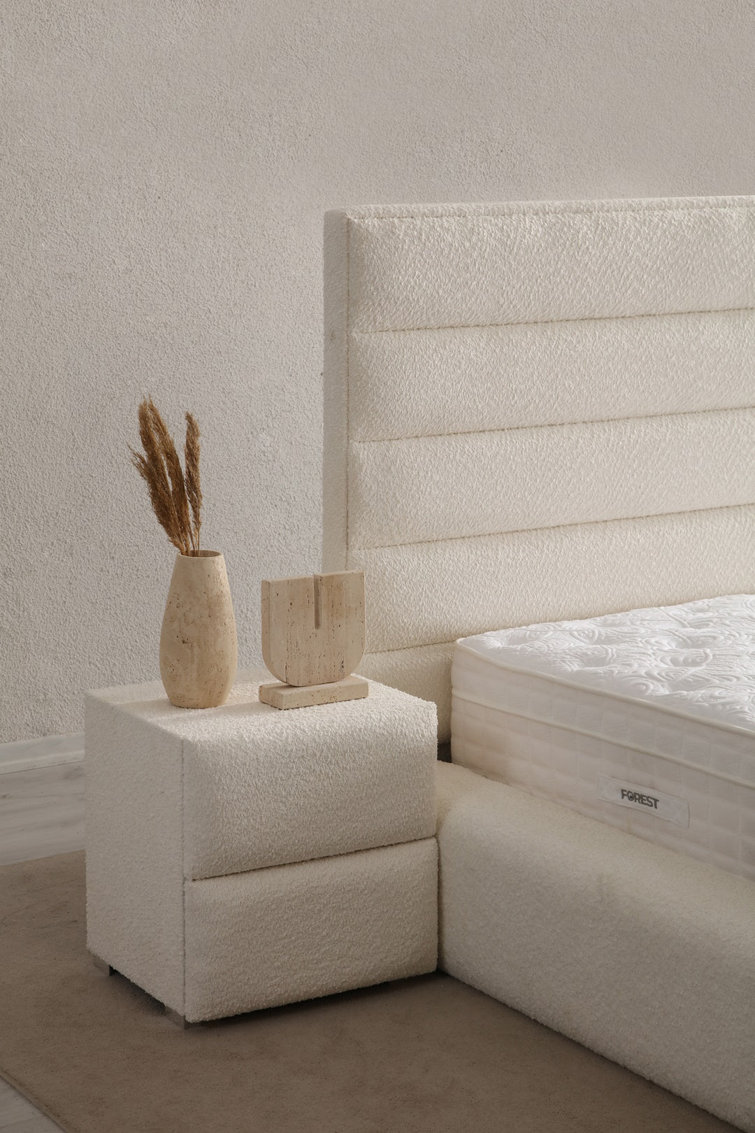 Lit Coffre TV Intégré ICONTY BLANC CASSÉ - Chenille