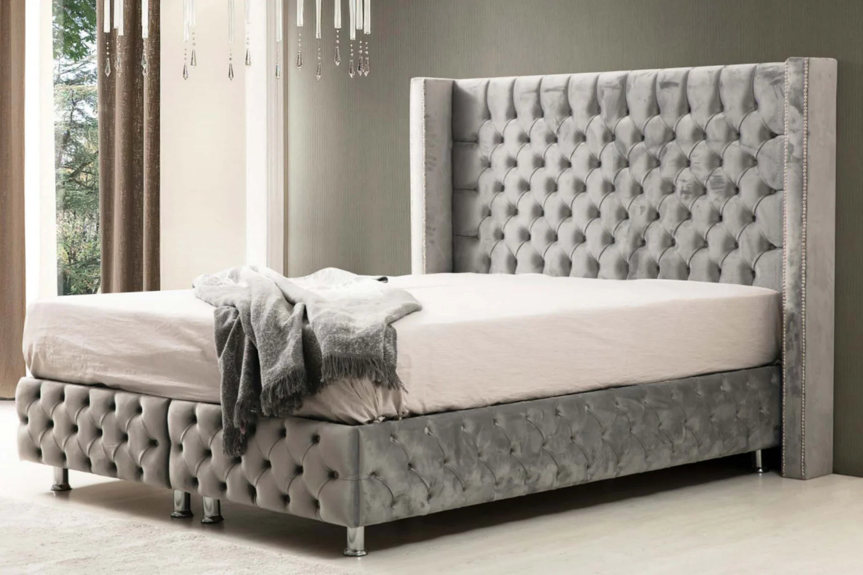 Lit Coffre CLOUTÉ GRIS - Velours Capitonné
